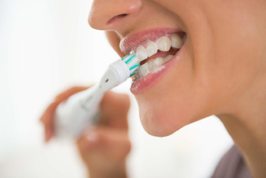 Рекомендации стоматологов: зубы чистить до или после завтрака